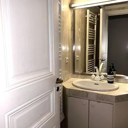 Duplex Sur 2 Etages - Le Marais - Centre Apartment *