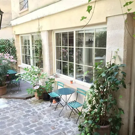 Duplex Sur 2 Etages - Le Marais - Centre Parigi